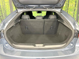 積み下ろしのしやすいデッキにはたっぷりと荷物を積み込んでいただけます。遊びから仕事まで、様々なシーンで頼れます♪