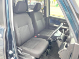 運転席シート廻りは使用感も少なく、良好な状態となっています。前オーナー様が丁寧に使っていたことがよくわかりますね。