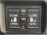 【両側パワースライドドア】スマートキーや運転席のスイッチで後席両側スライドドアの開閉が可能♪電動だから力を入れてドアを開ける必要が無く、小さなお子様でも簡単に開け閉めでき快適です♪