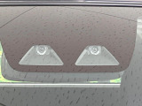 【スマートアシスト】走行中に前方の車両等を認識し、衝突しそうな時は警報とブレーキで衝突回避と被害軽減をアシスト。より安全にドライブをお楽しみいただけます。