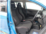お車選びをお楽しみ頂けるよう、在庫車の展示スペースを十分に確保しております。