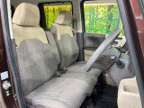 運転席シート廻りは使用感も少なく、良好な状態となっています。前オーナー様が丁寧に使っていたことがよくわかりますね。