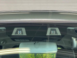 【スズキ セーフティサポート】走行中に前方の車両等を認識し、衝突しそうな時は警報とブレーキで衝突回避と被害軽減をアシスト。より安全にドライブをお楽しみいただけます。