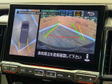 【マルチアラウンドモニター】専用のカメラにより、上から見下ろしたような視点で360度クルマの周囲を確認することができます☆死角部分も確認しやすく、狭い場所での切り返しや駐車もスムーズに行えます。