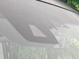 【トヨタセーフティセンス】走行中に前方の車両等を認識し、衝突しそうな時は警報とブレーキで衝突回避と被害軽減をアシスト。より安全にドライブをお楽しみいただけます。
