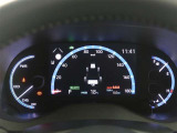 とっても見やすいメーターです。夜間時はラグジュアリーな気分にさせてくれる照明が魅力ですので、夜のドライブも楽しみになりますよ♪