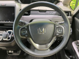 【純正革巻きステアリング】上質な革を使用することで、手にしっかり馴染みとても運転しやすいハンドルです♪