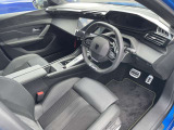 運転中の視線移動を抑えるレイアウトの「iCockpit」。