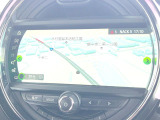 ●純正ナビ:一体感のあるナビは、高級感ある車内を演出してくれます。Bluetooth再生などオーディオ機能も充実しておりますので、運転もより楽しめます♪