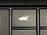 【パワーバックドア】スマートキーや運転席のボタンを押すだけでリアゲートが自動で開閉します!荷物を持っている時や、高い位置にあるバックドアを閉める際に便利な機能です♪