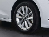 ●オシャレは足元からといいますが、車も同じく足元のエレガンスさで全体のイメージが変わります。