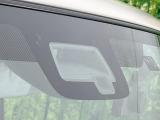 【スズキ セーフティサポート】走行中に前方の車両等を認識し、衝突しそうな時は警報とブレーキで衝突回避と被害軽減をアシスト。より安全にドライブをお楽しみいただけます。