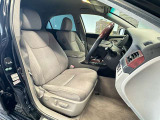 運転席も広々としており運転しやすい環境を実現しています☆室内クリーニングも実施済みです。