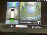 【アラウンドビューモニター】専用のカメラにより、上から見下ろしたような視点で360度クルマの周囲を確認することができます☆死角部分も確認しやすく、狭い場所での切り返しや駐車もスムーズに行えます。