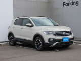 斜め前からのスタイルです☆フォルクスワーゲンのきれいなプレスラインが目立ちますね!