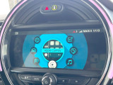 ●Apple Car Play:スマホとの有線接続で、ナビ・オーディオ再生などスマホのアプリ機能が画面でも使える便利機能です!