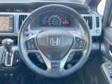 【純正革巻きステアリング】上質な革を使用することで、手にしっかり馴染みとても運転しやすいハンドルです♪