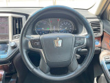 【純正革巻きステアリング】上質な革を使用することで、手にしっかり馴染みとても運転しやすいハンドルです♪