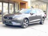 購入後は全国のVOLVO正規ディーラーにてアフターサービスをお受けいただけます。定期点検サービス、延長保証などの有料サービスも手厚くご用意しておりますので、ご不安事はお気軽にご相談下さい。