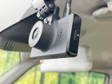 【ドライブレコーダー】ドライブレコーダー装備!走行中はもちろん、あおり運転や事故に遭遇した際、映像で記録し、万一のリスクに備えます。※記録用SDカードはお客様ご自身でご準備いただく必要があります。