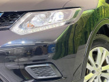 【LEDヘッドライト】悪天候や夜間走行時も良好な視界を確保し安心して運転できる高輝度LEDヘッドライトを装備!点灯速度が早く、消費電力も抑えられています。