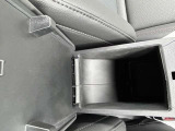 ショールームでは、認定中古車に加え、最新のニューモデルも各種取り揃えております。見学や試乗はもちろん、専門スタッフによるアドバイスなど、様々なサービスを通して、「ジープのある生活」をご体感いただけます