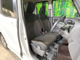 運転席シート廻りは使用感も少なく、良好な状態となっています。丁寧に使われていたことがよくわかりますね。