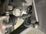 お車を安心してお乗りいただく為には、足回りの定期点検が欠かせません。サービスサポート(有償保証)では無料点検もご提供しており、安心のカーライフをお過ごしいただけるサポート体制が整っています。