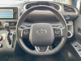 【純正革巻きステアリング】上質な革を使用することで、手にしっかり馴染みとても運転しやすいハンドルです♪