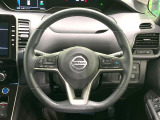【ステアリングスイッチ】運転中、前方から目線をそらすことなく、オーディオ等の操作が可能な便利機能!安心&快適なドライブを演出してくれます♪