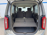 普段のお買い物や通勤、送迎等に十分な荷室スペースを確保しております。セカンドシートを倒すと、大きな荷物の積載も可能です♪