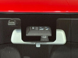【スズキ セーフティサポート】走行中に前方の車両等を認識し、衝突しそうな時は警報とブレーキで衝突回避と被害軽減をアシスト。より安全にドライブをお楽しみいただけます。