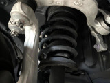 お車を安心してお乗りいただく為には、足回りの定期点検が欠かせません。サービスサポート(有償保証)では無料点検もご提供しており、安心のカーライフをお過ごしいただけるサポート体制が整っています。