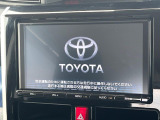 【純正ナビ】人気の純正ナビを装備しております。ナビの使いやすさはもちろん、オーディオ機能も充実!キャンプや旅行はもちろん、通勤や買い物など普段のドライブも楽しくなるはず♪