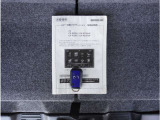 【スマートキー】鍵を持っているボタンを押すだけでエンジン始動。ドアの施錠もボタンを押すだけ。鍵は無くさない様にポケットに入れたまま。