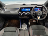 GLAクラス GLA200d 4マチック AMGラインパッケージ 4WD 