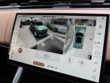 【3Dサラウンドカメラ】は狭い場所でも安心して駐車できるようにサポート。タッチスクリーンの表示と音で障害物との距離を確認できます。車幅感覚に慣れていない方や駐車の苦手な方には必見の装備といえます♪