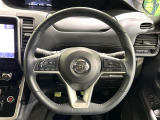 【純正革巻きステアリング】上質な革を使用することで、手にしっかり馴染みとても運転しやすいハンドルです♪