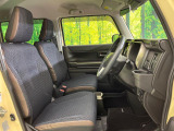 運転席シート廻りは使用感も少なく、良好な状態となっています。前オーナー様が丁寧に使っていたことがよくわかりますね。