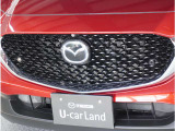 【フロントレーダーセンサー】フロントレーダーセンサーから送信される電波が前方車や障害物に反射し、もどってきた電波を検知することで制御しています。