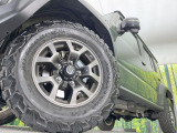 【純正アルミホイール】外観にマッチした純正アルミホイールを装着しております。各種社外アルミホイールや、スタッドレスタイヤも取扱いしております。是非ご相談ください♪