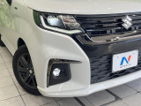 【LEDヘッドライト】悪天候や夜間走行時も良好な視界を確保し安心して運転できる高輝度LEDヘッドライトを装備!点灯速度が早く、消費電力も抑えられています。
