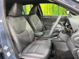 運転席シート廻りは使用感も少なく、良好な状態となっています。前オーナー様が丁寧に使っていたことがよくわかりますね。