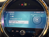 ●Apple Car Play:スマホとの有線接続で、ナビ・オーディオ再生などスマホのアプリ機能が画面でも使える便利機能です!