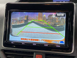 【バックカメラ】運転席から画面上で安全確認ができます。駐車が苦手な方にもオススメな便利機能です。