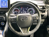 【純正革巻きステアリング】上質な革を使用することで、手にしっかり馴染みとても運転しやすいハンドルです♪