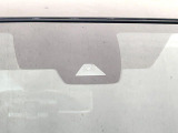 【エマージェンシーブレーキ】走行中に前方の車両等を認識し、衝突しそうな時は警報とブレーキで衝突回避と被害軽減をアシスト。より安全にドライブをお楽しみいただけます。
