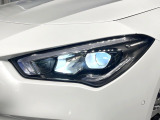 ●LEDヘッドライト:夜間走行時も良好な視界を確保し安心して運転できる高輝度LEDヘッドライトを装備!点灯速度が早く、消費電力も抑えられています。