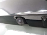 バックカメラが付いているので後方確認が非常にしやすいです。今や運転初心者も熟練者も必須装備!ついていて損はないですね♪