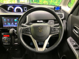 【純正革巻きステアリング】上質な革を使用することで、手にしっかり馴染みとても運転しやすいハンドルです♪